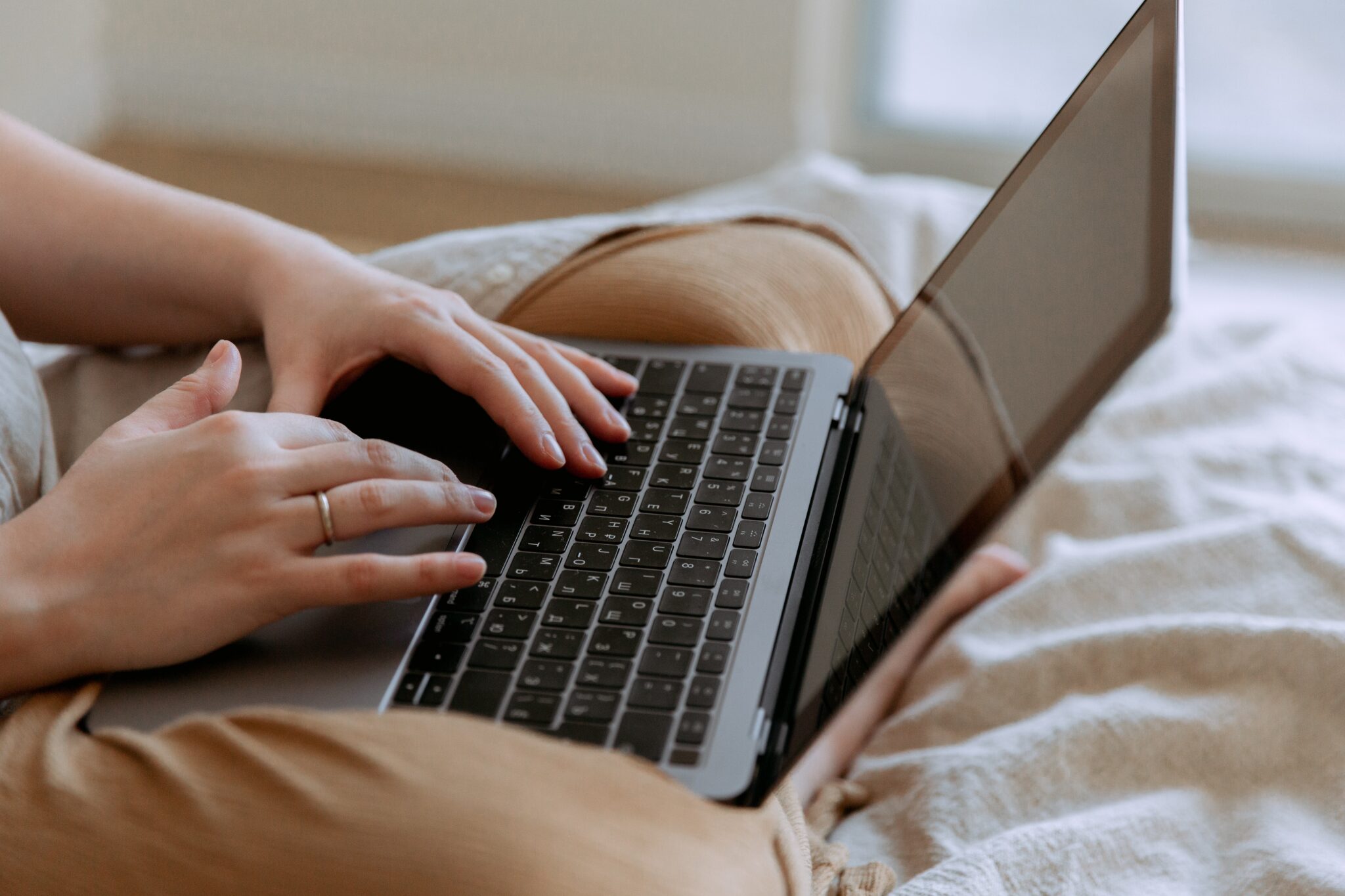 laptop, bed, online